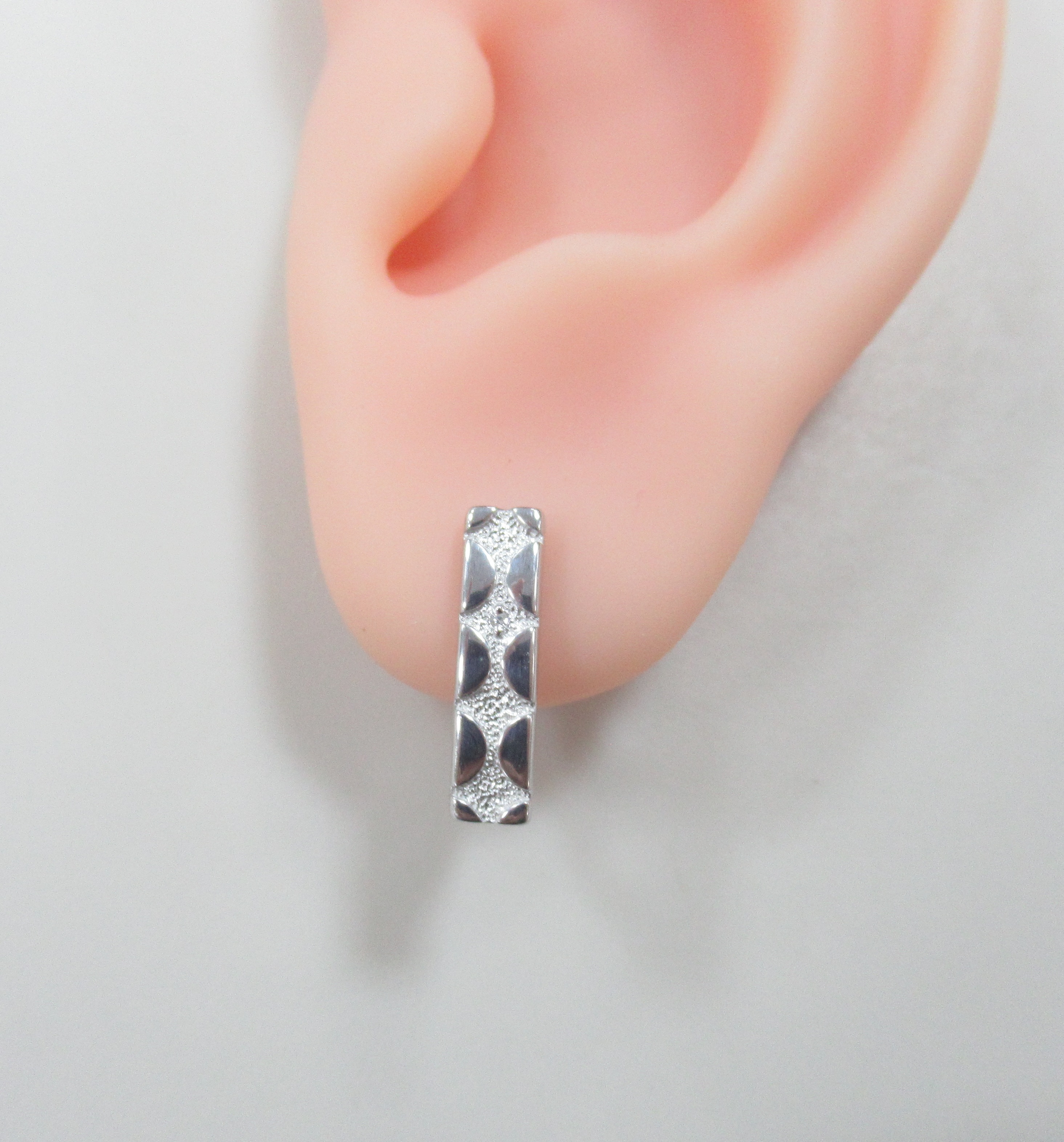 Серебряные серьги с бриллиантами